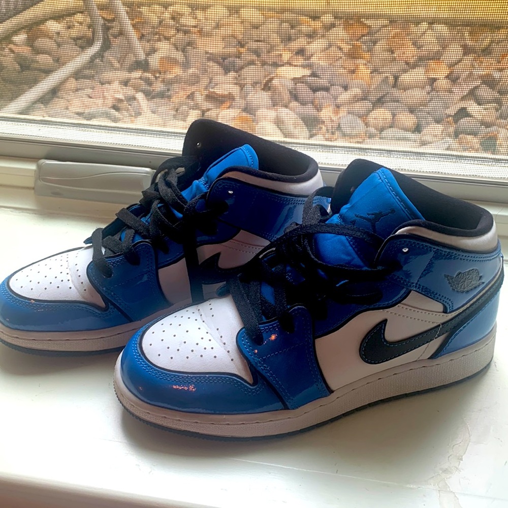 Air Jordan 1 mids